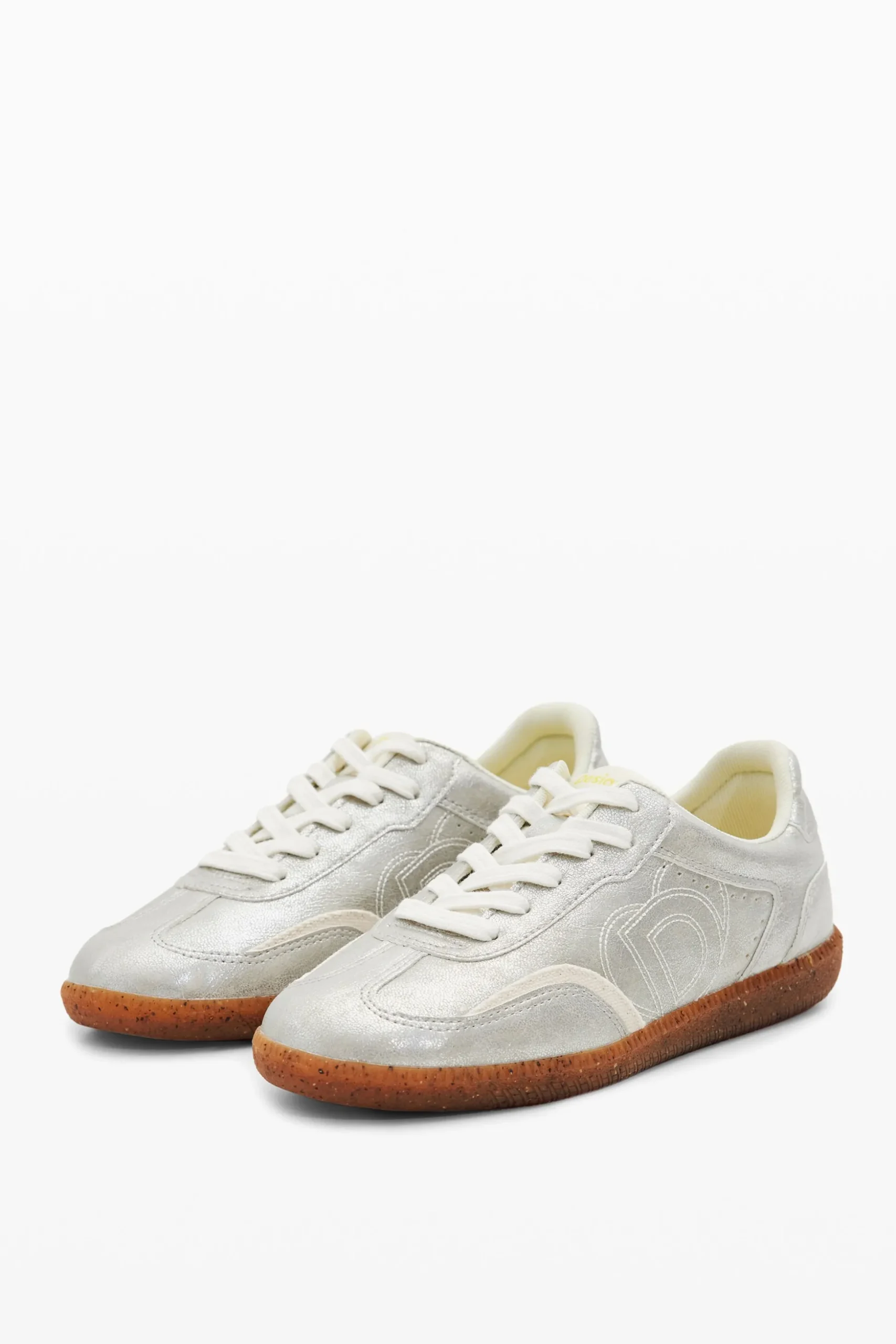 Zapatillas retro metalizadas