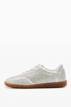 Zapatillas retro metalizadas